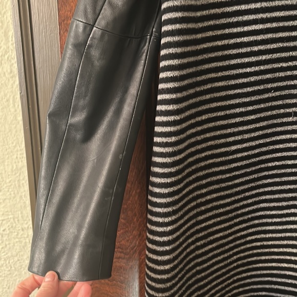 Stunning MADEWELL outerwear jacket with front pockets and functional snaps. - Picture 6 of 9